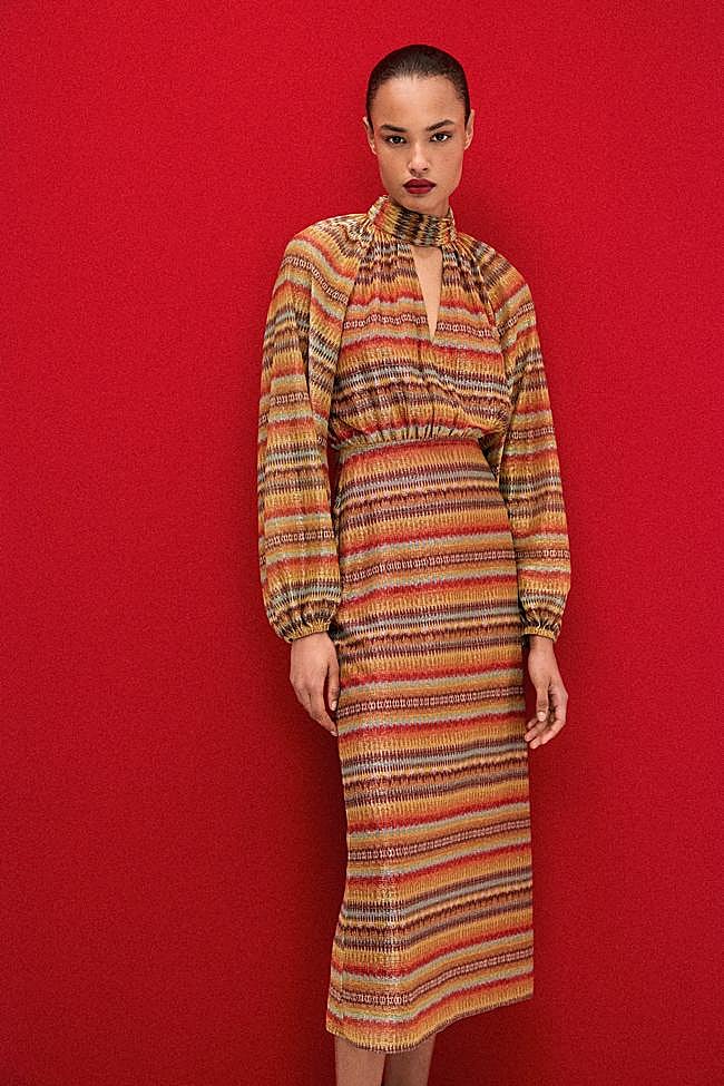 Vestido étnico de lúrex de Scalpers.