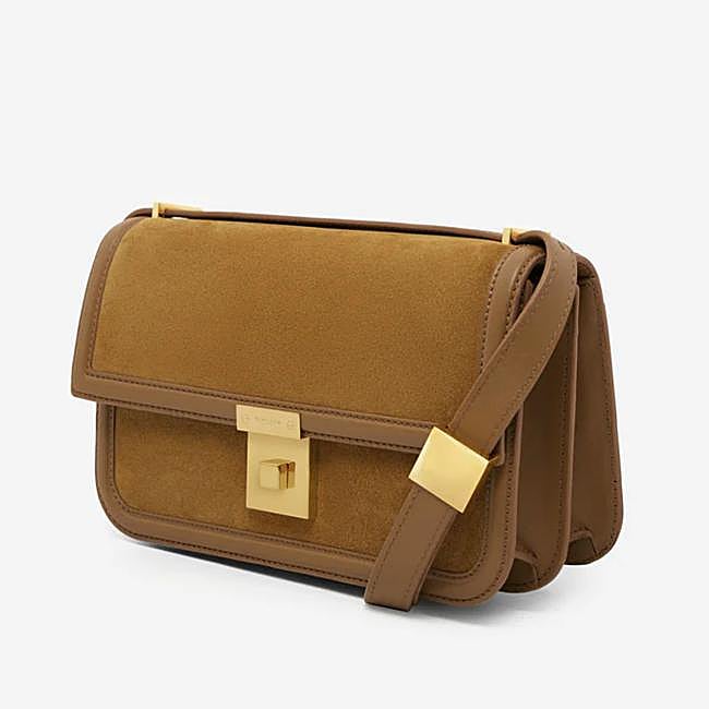 Bolso de ante en color caramelo The Paris Crossbody de Demellier London.