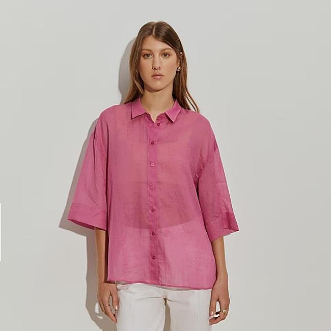 Camisa de ramio oversize color rosa