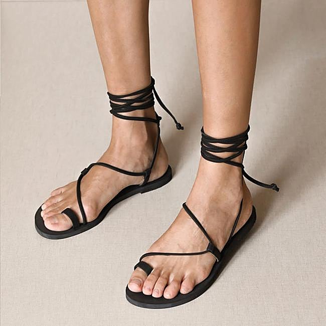 Sandalias atadas minimalistas color negro