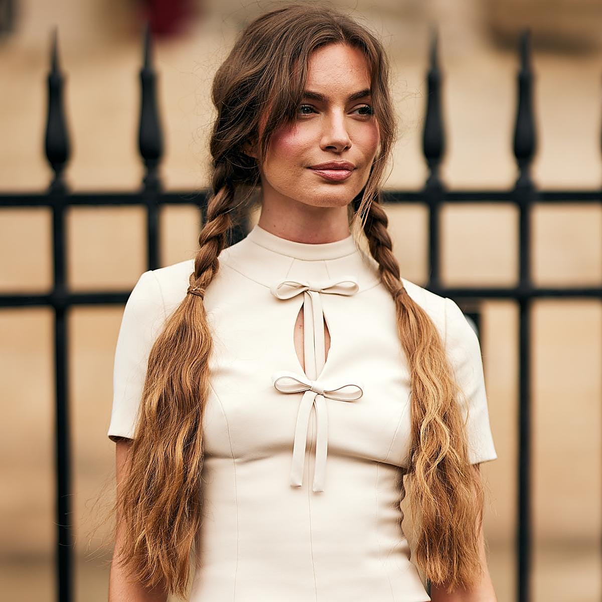 La influencer Mara Lafontan con el pelo largo.