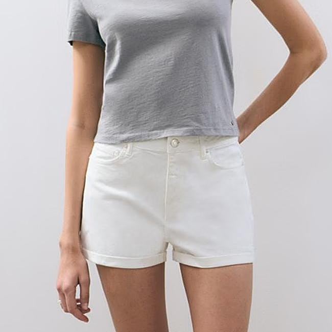Shorts blancos vaqueros de Brownie, 44,90 euros.