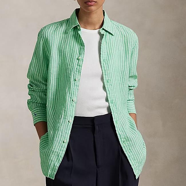 Camisa de lino con rayas verticales en verde y blanco de Ralph Lauren, 100 euros.