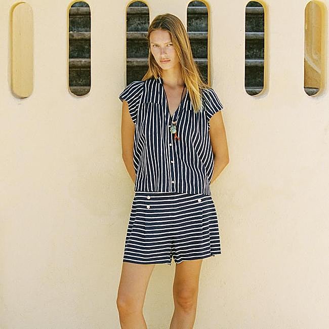 Camisa de manga corta y bermudas con estampado de rayas