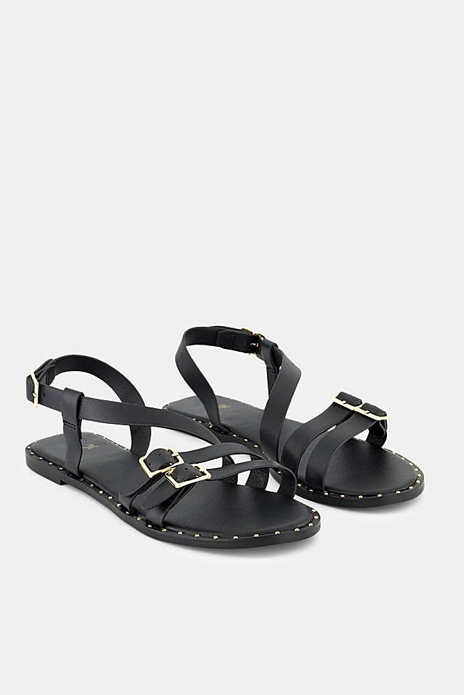 Sandalia de mujer con suela de tachuelas (19€)