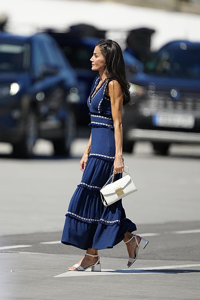 La reina Letizia con un vestido de Vogana