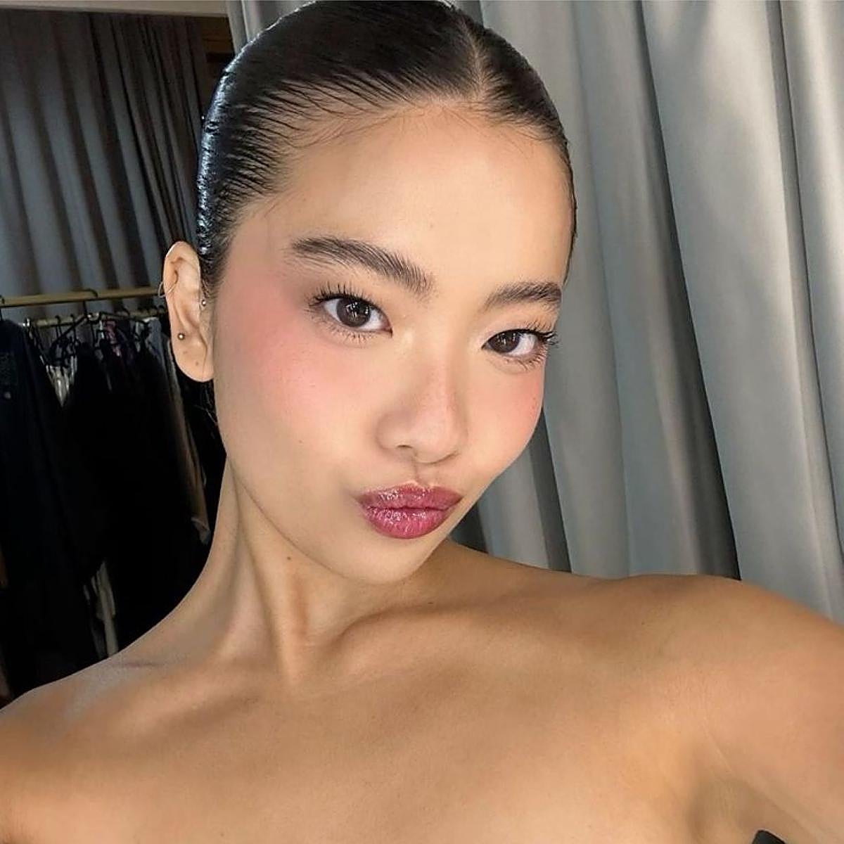 Modelo coreana con piel bonita