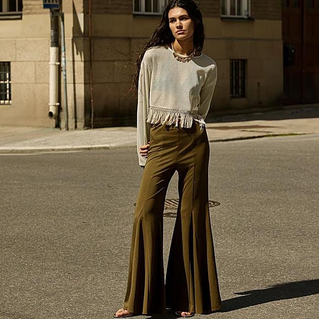 Pantalones con maxi campana