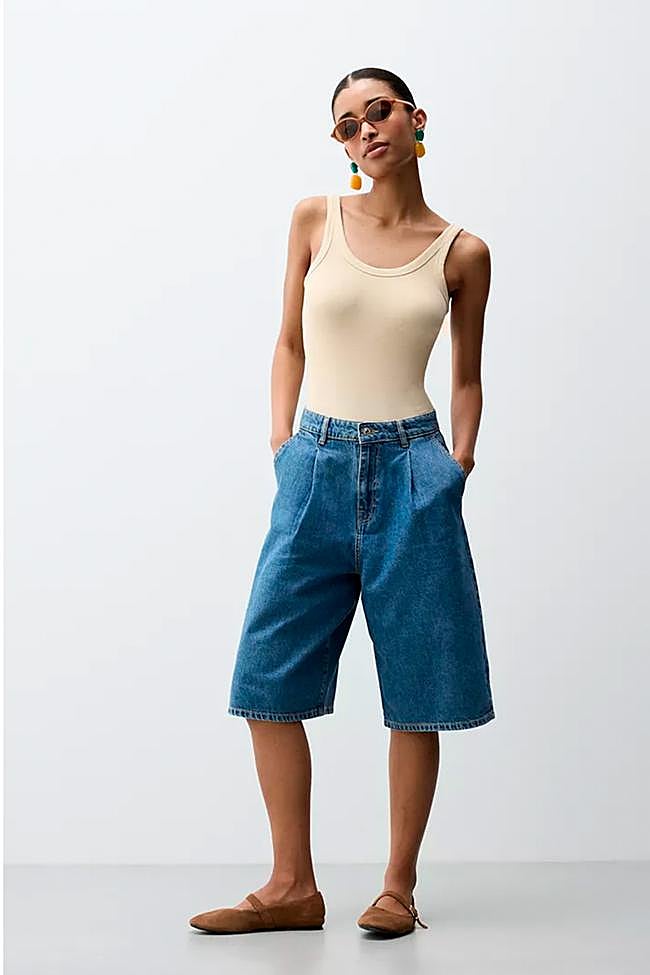 Bermudas largas en denim de Lefties.