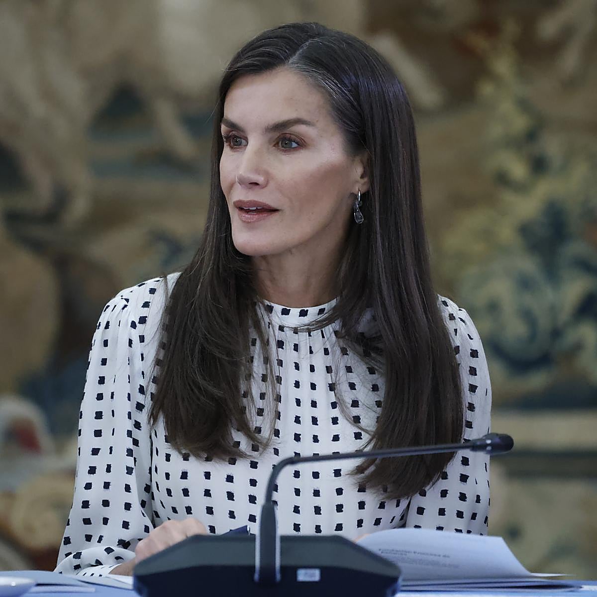 La reina Letizia con un vestido de lunares