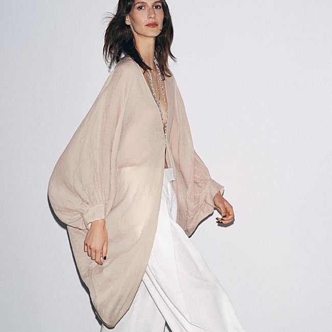 Top largo estilo kimono de ramio