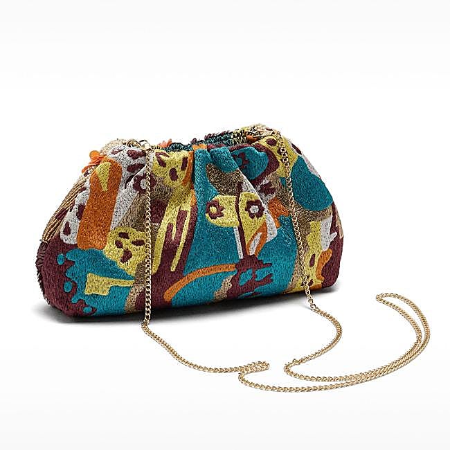 Bolso con abalorios de Parfois (27,99 euros)