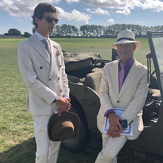 Eduardo mantiene una gran relación con su padre, Norman Foster.