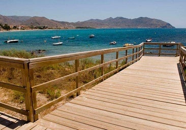Esta cala de Murcia con una cueva submarina y ruinas romanas es el destino perfecto para un verano de relax