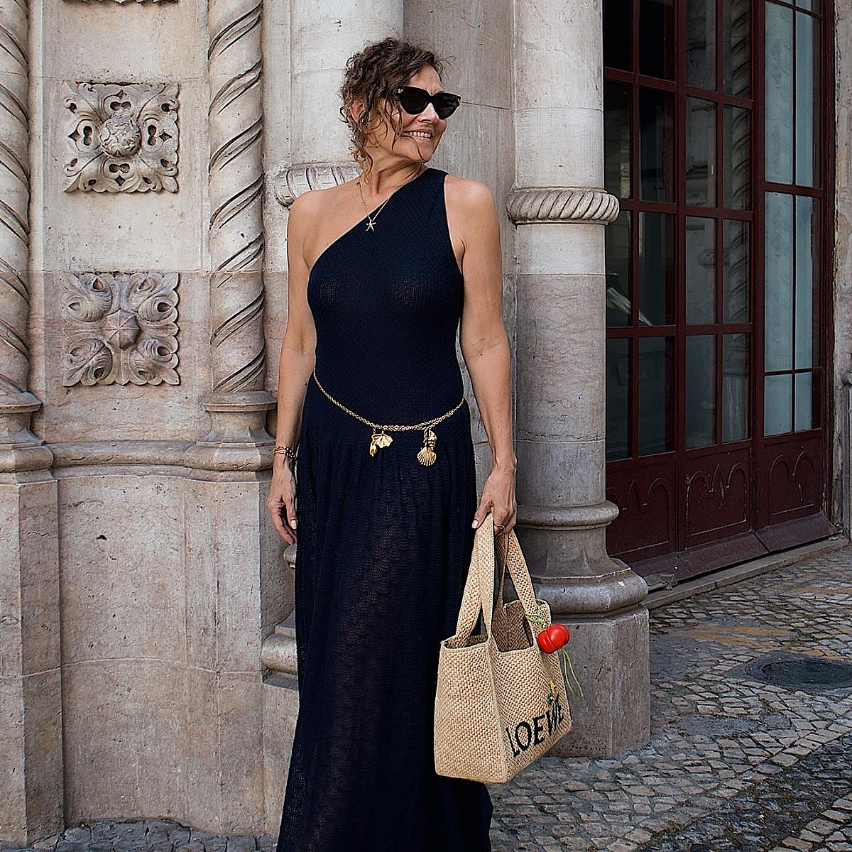 Las lociones con brillo arrasan este 2025: realzan el bronceado y dejan la piel con efecto glow.