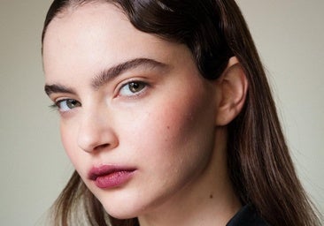 Saber la porosidad de tu pelo puede ayudarte a que no se ensucie tanto en verano. Un experto explica cómo.