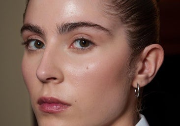 Cinco sérums con ácido hialurónico para hidratar la piel después de día en la playa