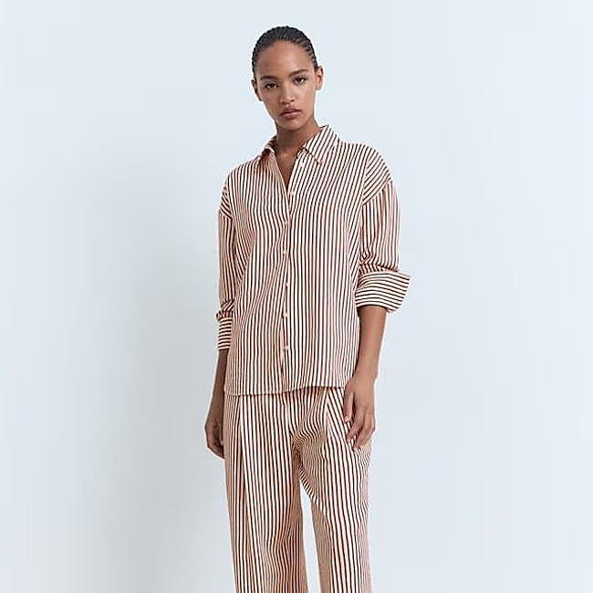 Camisa clásica con estampado de rayas