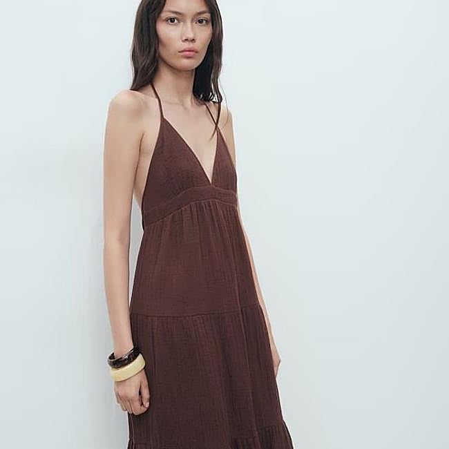 Vestido fluido de tirantes con paneles