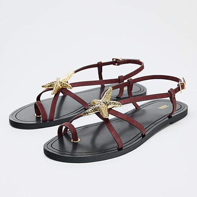 Sandalias planas de Zara (35,99 euros)