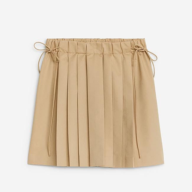 Falda corta de Arket, 39 euros.