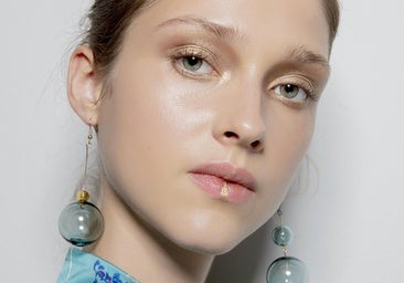 Dustin Portela, dermatólogo estadounidense: «Es importante que los dermatólogos estén presentes en redes sociales para educar»