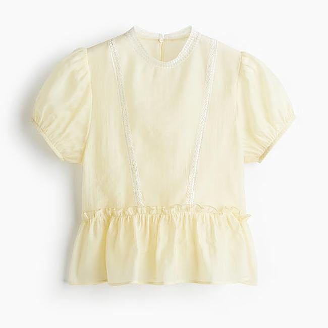 Blusas con inserciones de encaje y peplo (24,99€)