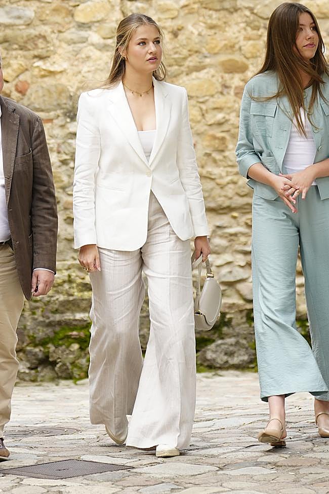 El look de la princesa Leonor en Sant Martí Vell