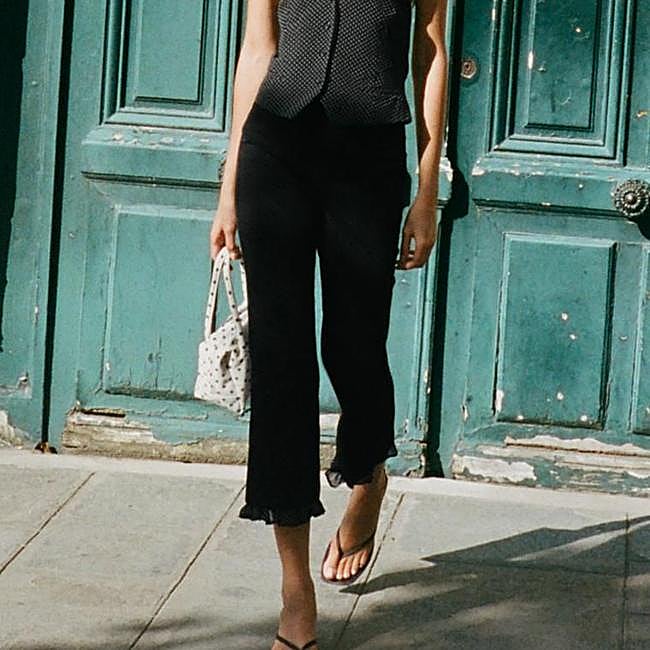 Pantalones con bajo de volantes