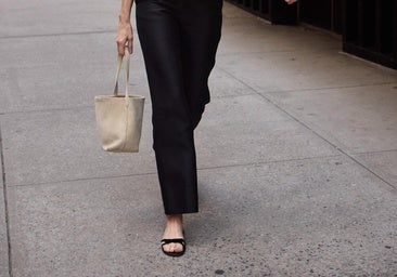 Sandalias planas acolchadas.