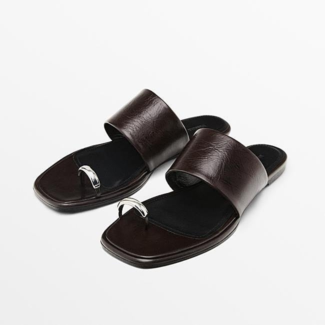 Sandalias planas de Massimo Dutti (89,99 euros)