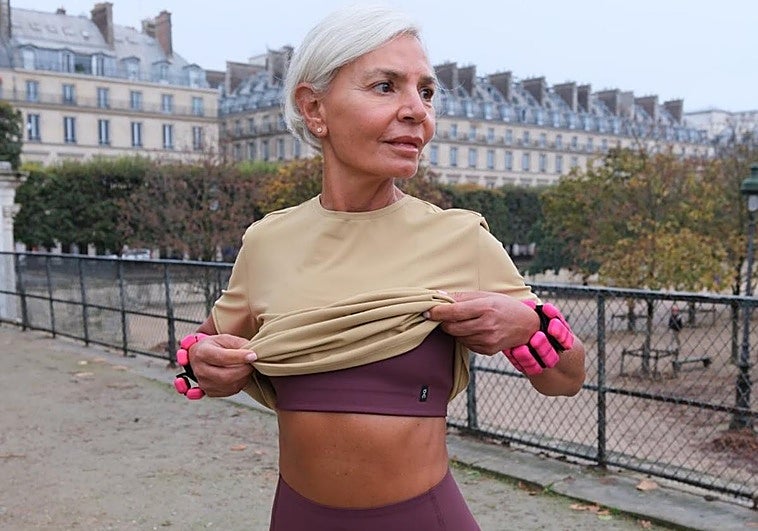 Mujer haciendo ejercicio al aire libre.