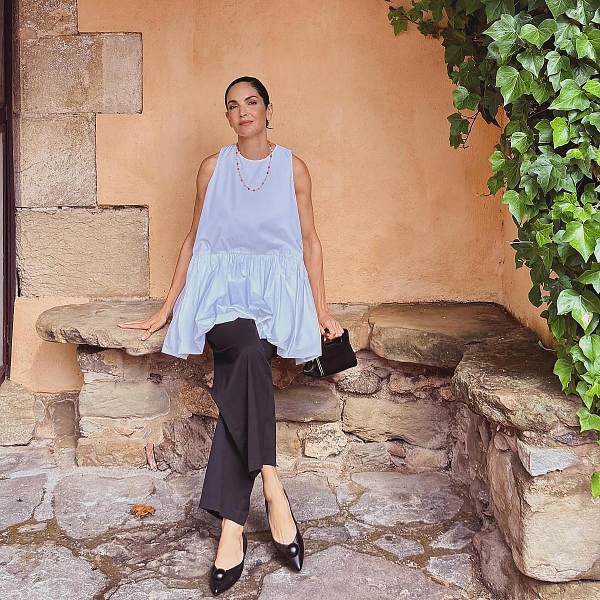 Eugenia Silva con un bolso de DeMellier.