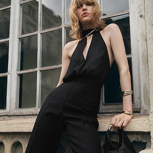 Mono largo con fular negro