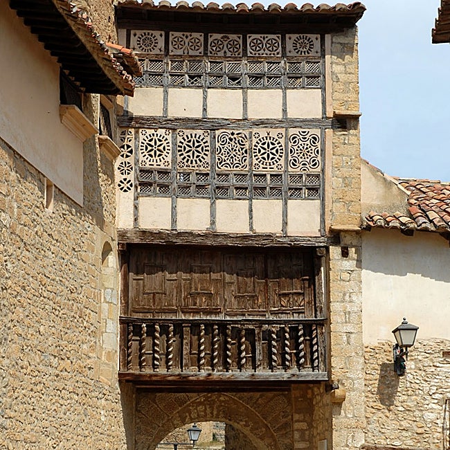 El portal de las Monjas es todo un símbolo de Mirambel.