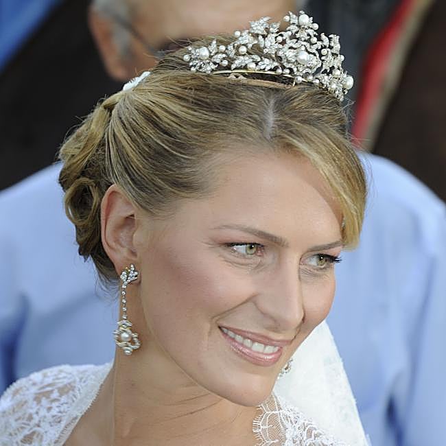 Tatiana Blatnik en el día de su boda luciendo la tiara corsario con Nicolás de Grecia, en 2010.