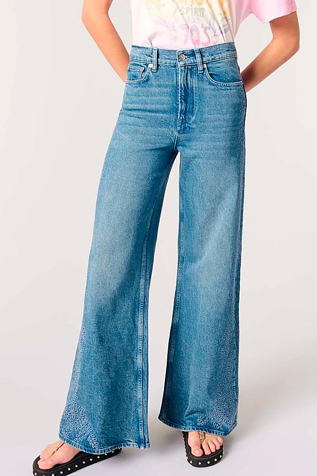 Vaqueros rectos ligeramente acampanados de Maje.