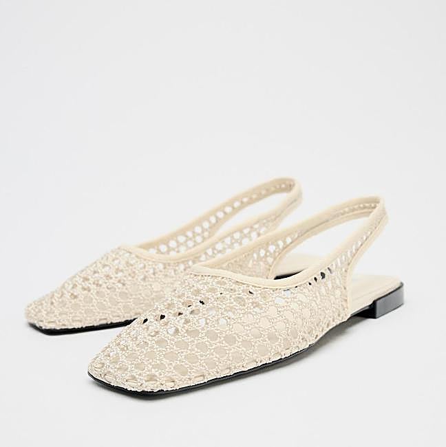 Zapatos planos de Zara (27,99 euros)