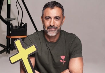 Sebastián Galán, el director de Warhol-Vijande: Más que pistolas, cuchillos y cruces.