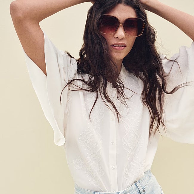 Blusa con bordados de H&M (34,99 euros)