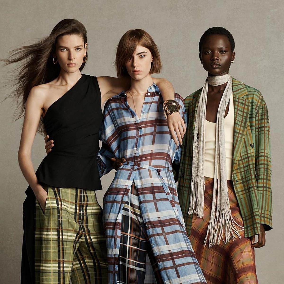 Modelos con prendas de la nueva colección de Zara