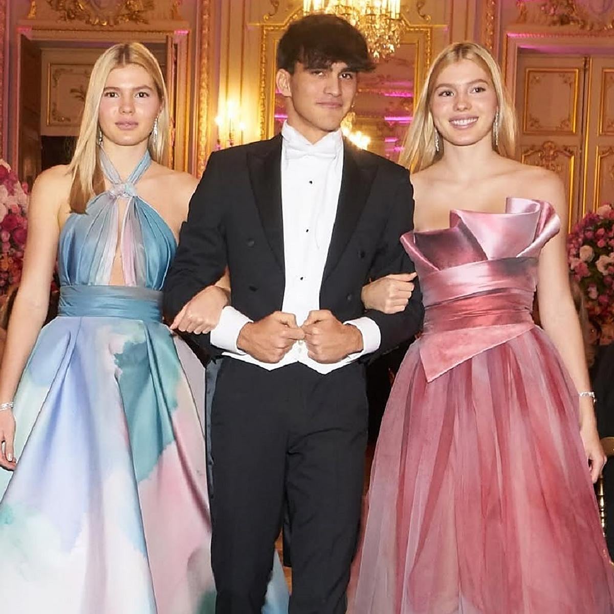 Niccolo, junto a Cristina y Victoria Iglesias en el Baile de Debutantes de París de 2019.