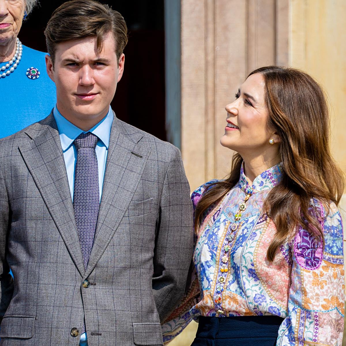 El príncipe Christian junto a su madre, la reina Mary de Dinamarca.