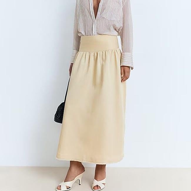 Falda con volumen y fajín