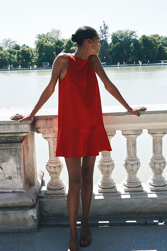 Vestido rojo de H&M (22,99 euros)