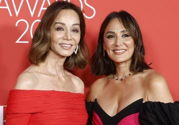 El homenaje a Letizia y Leonor de Isabel Preysler y Tamara Falcó: por qué madres e hijas se visten igual