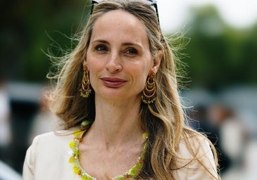 Influencer con piel madura vital