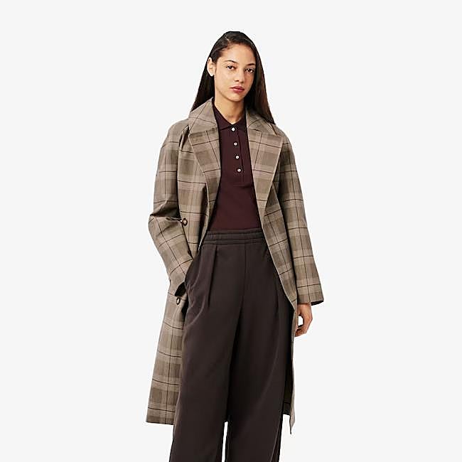 Abrigo de cuadros escoceses de Lacoste, 530 euros.