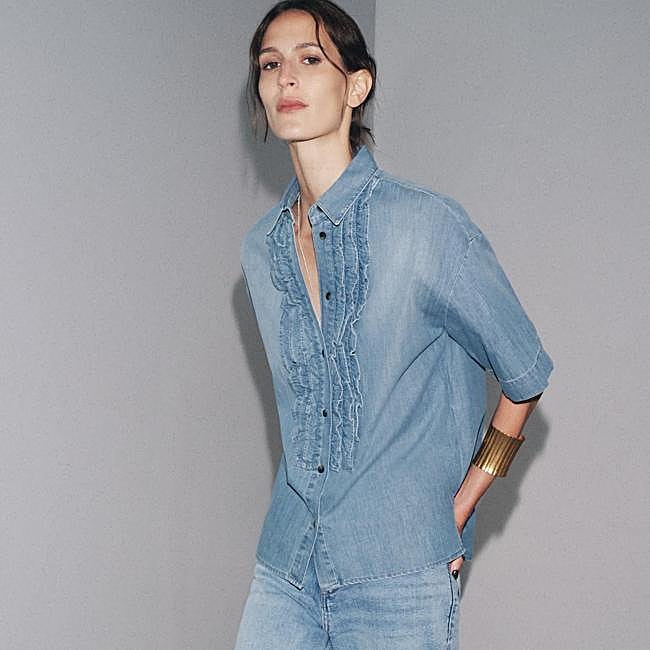Blusa denim con chorreras