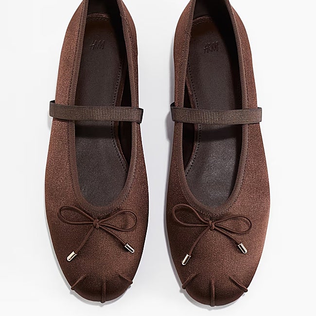 Bailarinas con pulsera de H&M (24,99 euros)